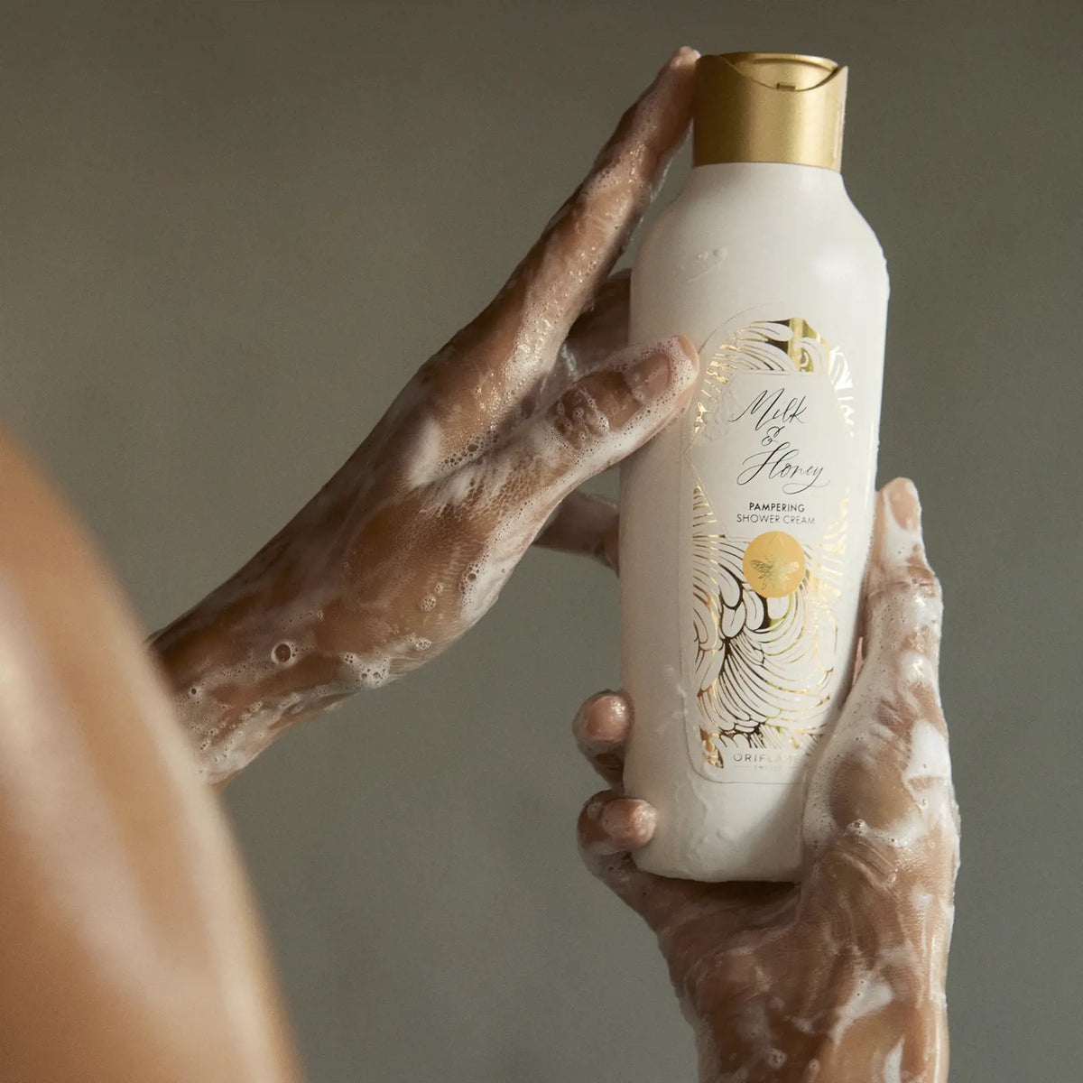 Milk & Honey Gold Pumpring Shower Creamy